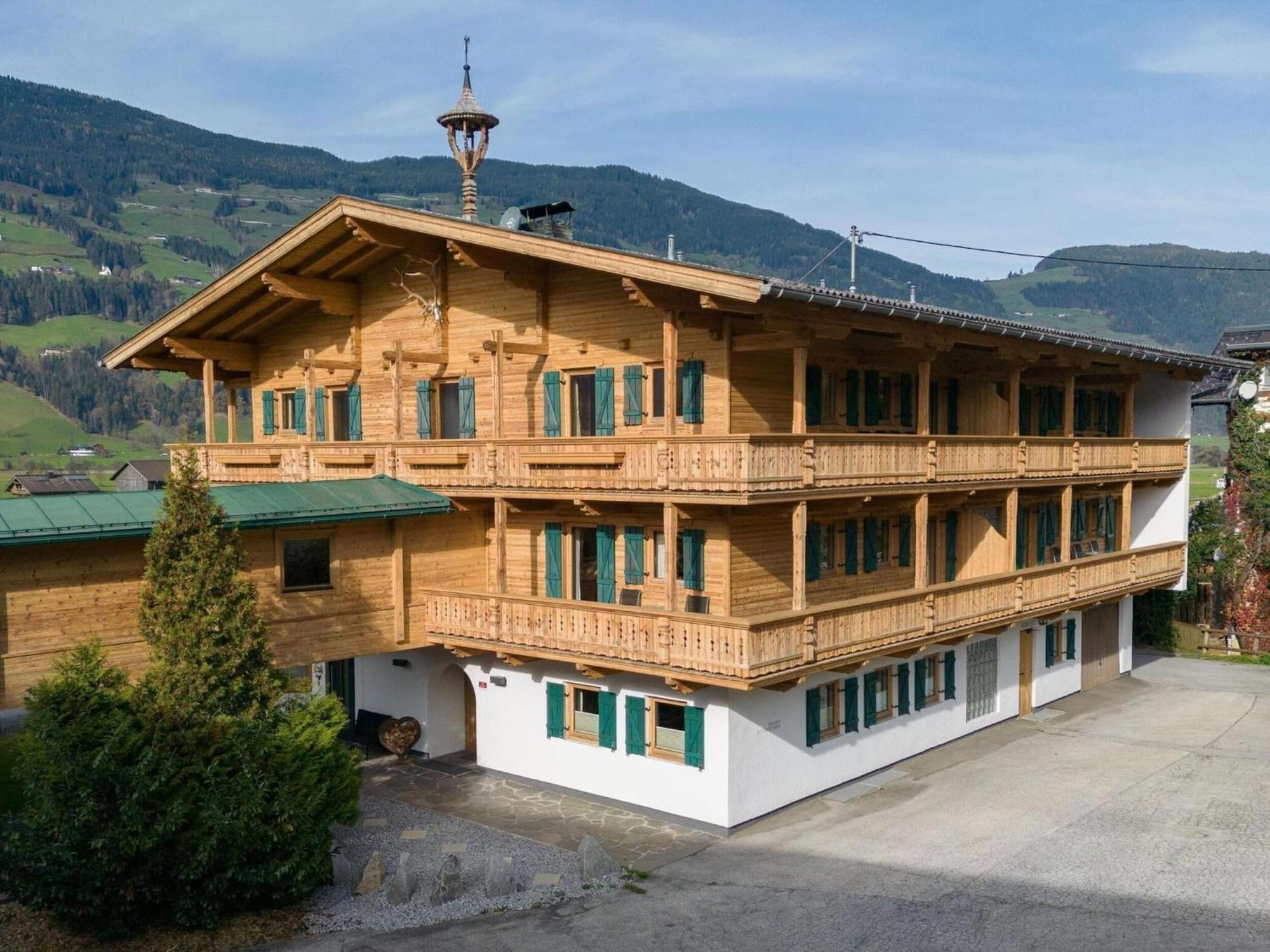 Apartment in Fügen with a garden Exterior foto
